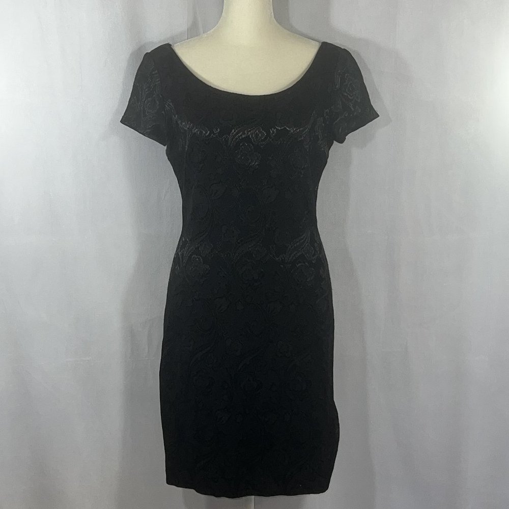 Carmen Marc Volvo Classic Black on Black Floral Print Short Sleeve Dress…